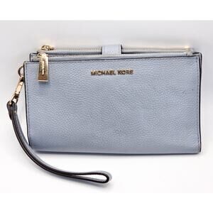Soft Girl Michael Kors Jet Set Light Blue Pebbled Leather Wallet Wristlet- As is